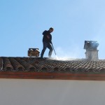 Nettoyage toiture à Argelès sur Mer, 66 par Salvador Uceda, maçonnerie générale traditionnelle catalane